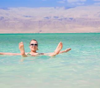 La Mer Morte pour les jeunes: Votre dose de soleil et de plaisir