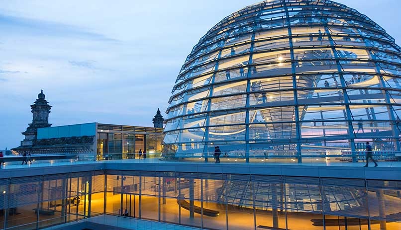 הכיפה המוארת של בניין הרייכסטאג, ברלין