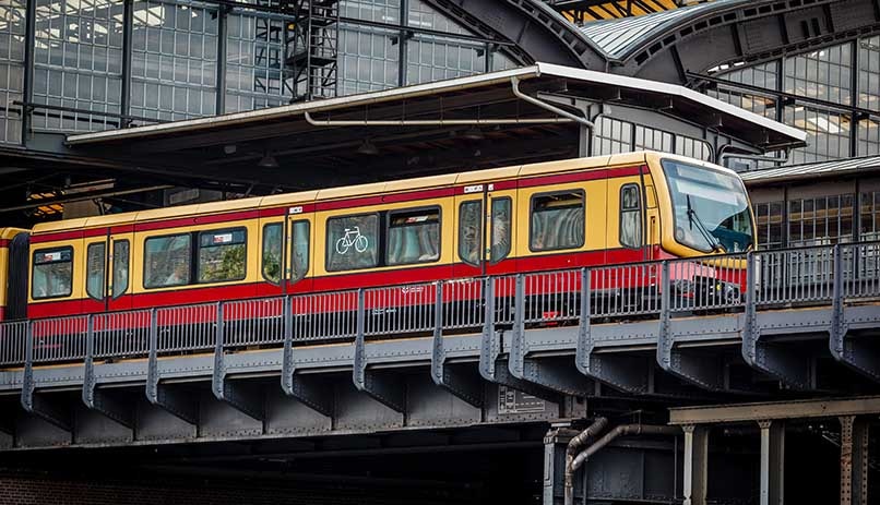 יש גם רכבת עילית בברלין