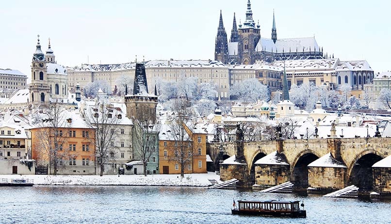 גשר צ'ארלס ופראג מושלגים