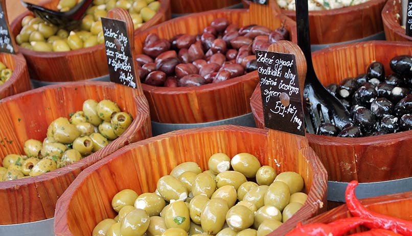 זיתים באחד השווקים של פראג