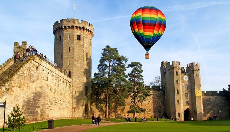טירת וורוויק, בריטניה