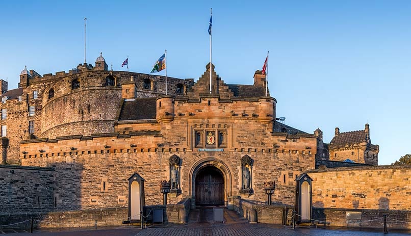 טירת אדינבורו, סקוטלנד