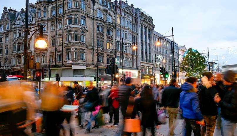 רחוב אוקספורד בלונדון, עמוס כתמיד