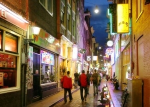 חיי לילה שוקקים. אזור החלונות האדומים, אמסטרדם