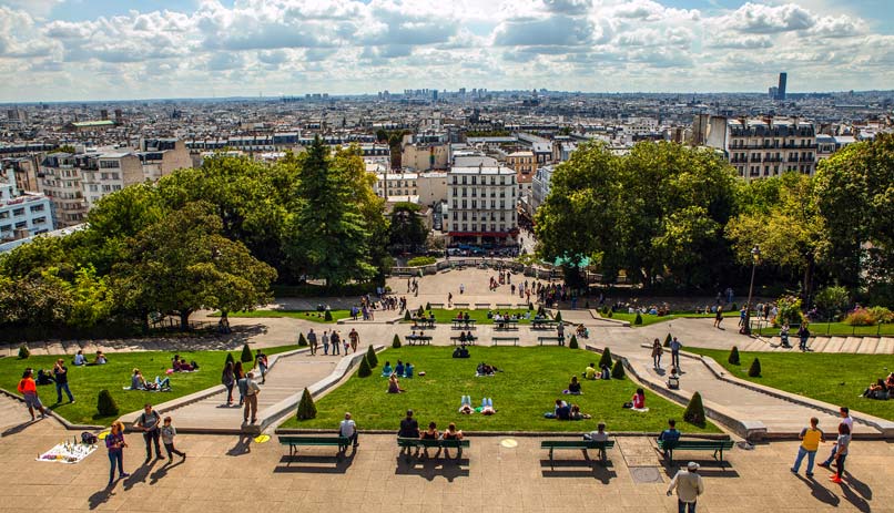 תצפית על פריז מגבעת המונמרטר