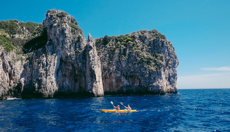 שייט לאי קפרי. סורנטו, איטליה