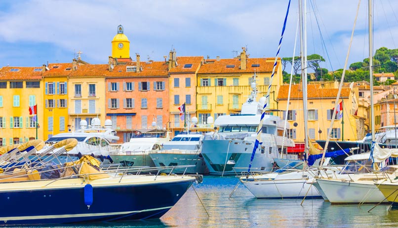 הנמל בסנט טרופה, צרפת