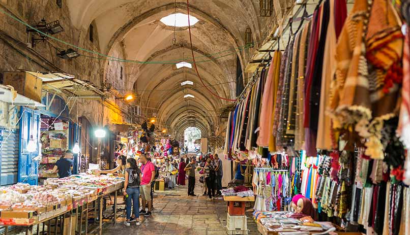 Old city market in Jerusalem. Photo by Udi Goren