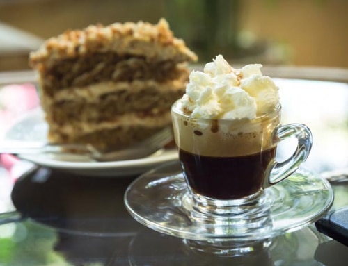 להתענג בכל לגימה וביס: בתי קפה מפנקים ברחבי העולם