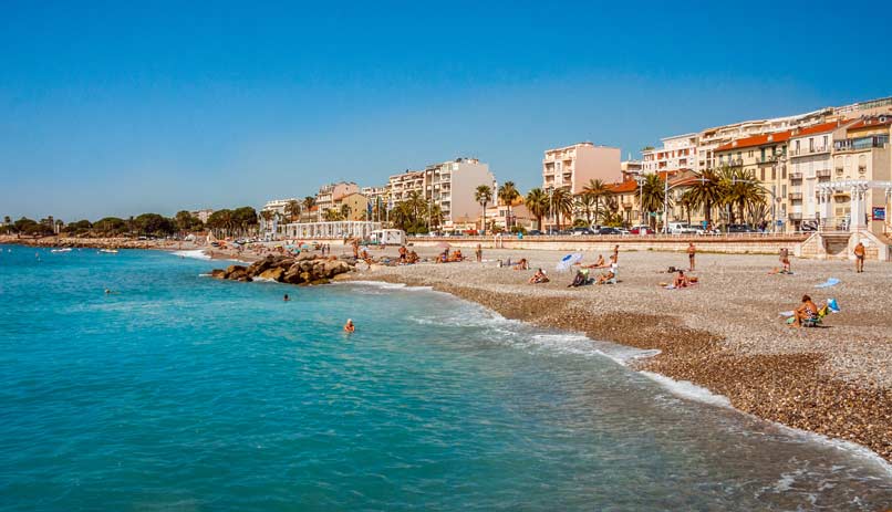 בתי מלון בניס