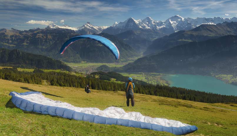 צניחה חופשית אינטרלקן שוויץ