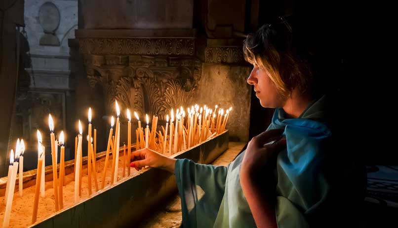 Pligrims at the Church of the Holy Sepulchre